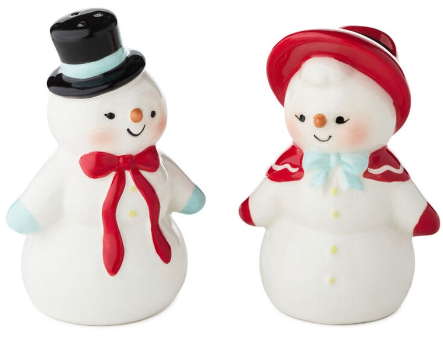 Sculpted Snow People Salt and Pepper Shakers, Set of 2